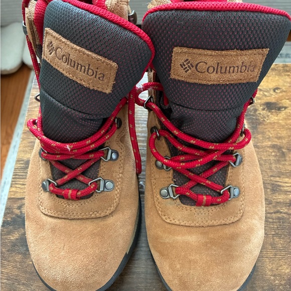 Columbia Shoes - Columbia women’s hiking boots wore once - size 10